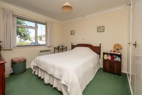 21WaveneyClose-13