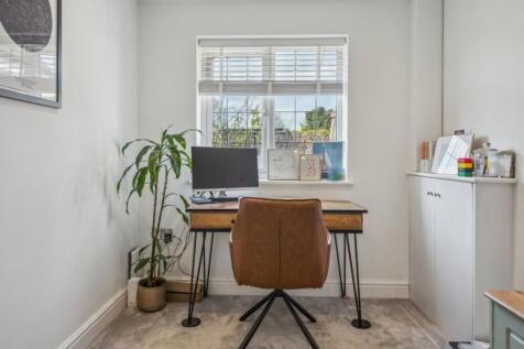 Study / Occasional 4th Bedroom