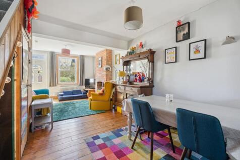 Sitting/Dining Room