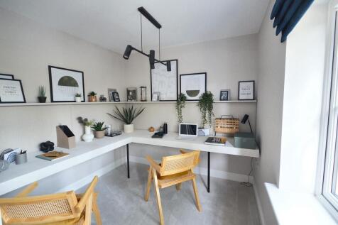 Bedroom / Study