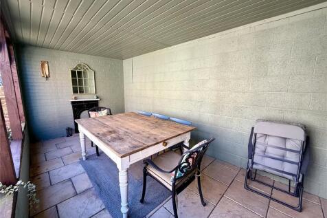 Al Fresco Dining
