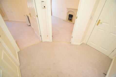 Hallway / Entrance