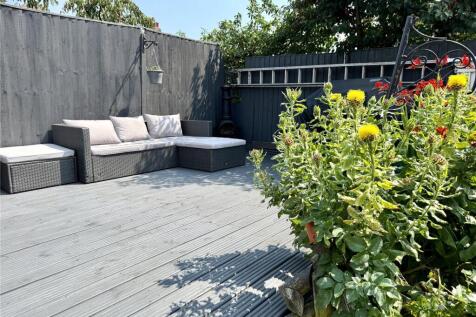 Rear Decking Area