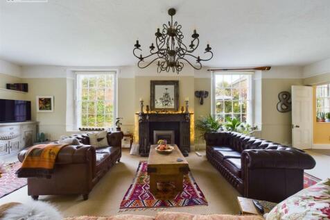 Living Room .5.jpg