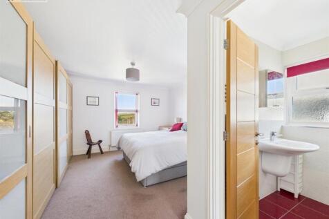 Bedroom 1 iii.jpg