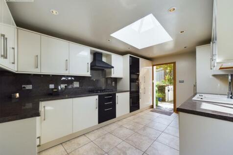 Kitchen 6 Gibbs Lane.jpg
