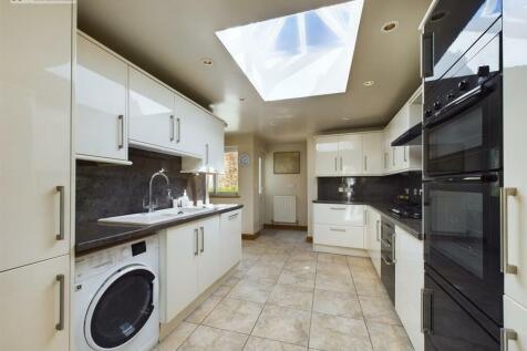 6 Gibbs Lane Kitchen.jpg