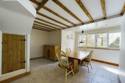 Dining room 6 Gibbs Lane ii.jpg