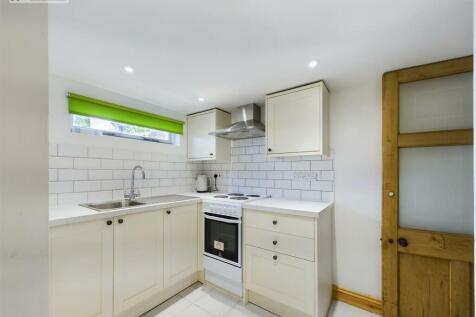 5 Gibbs Lane Kitchen ii.jpg