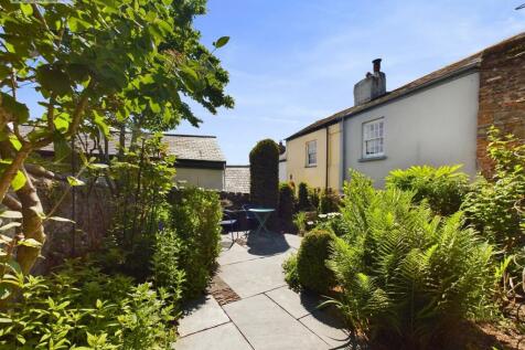 Front garden.jpg