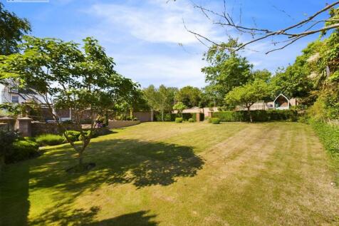Rear garden ii.jpg