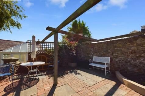 Rear garden sun patio ii.jpg