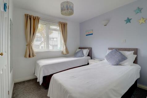 Bedroom 2 twin.jpg