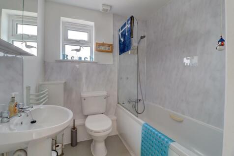 Bathroom.jpg