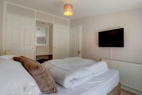 Bedroom 2 .3.jpg