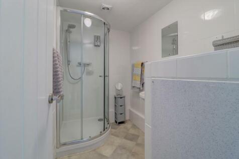 Shower room.jpg