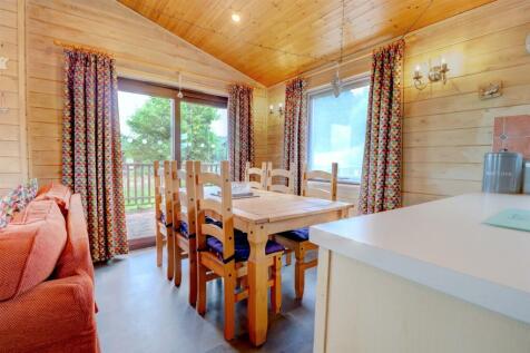 Dining Room.jpg