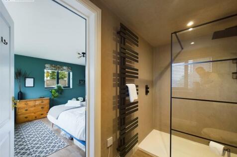 Bedroom 2 vi.jpg