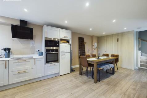 Kitchen Dining ii.jpg