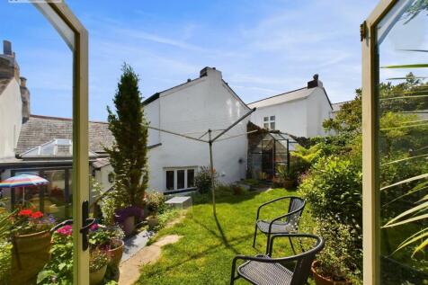 Rear garden vi.jpg