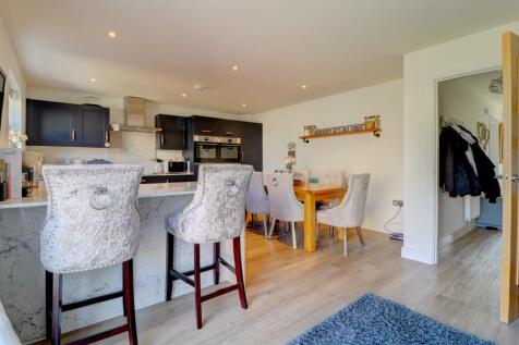 Kitchen Dining room iv.jpg