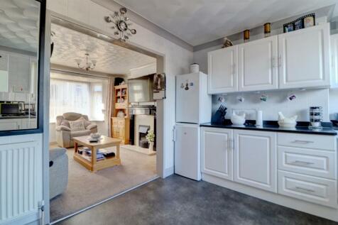 Kitchen to Lounge.jpg