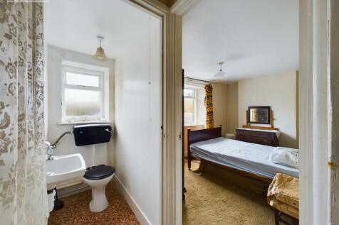 Bedroom 2 &amp; WC (15).jpg
