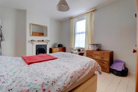 Bedroom 1 ii.jpg