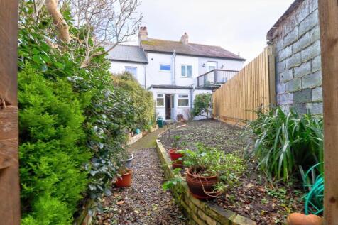 Rear elevation and garden.jpg