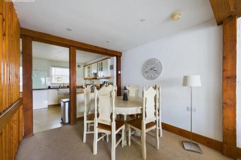 Dining area.jpg