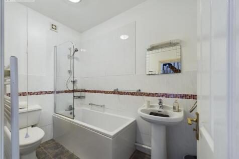Bathroom ii.jpg