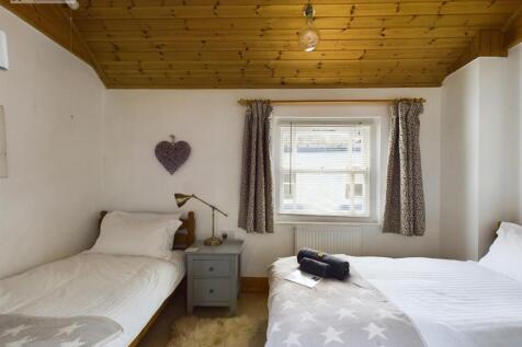 Bedroom 3.jpg