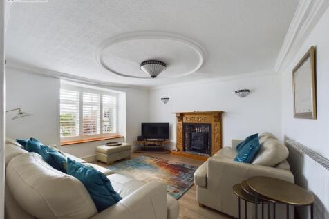 Living Room .1.jpg