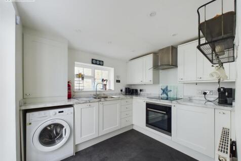 Kitchen .1.jpg