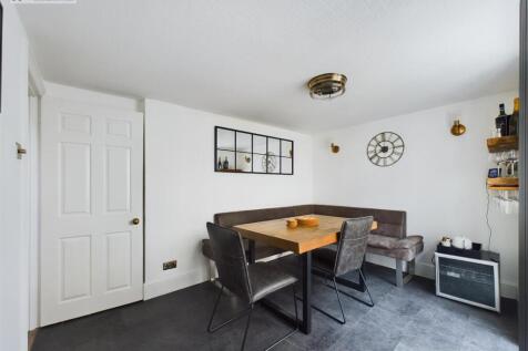 Dining Room .2.jpg