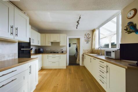 Kitchen Breakfast Room iii.jpg