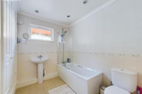 Bathroom.jpg