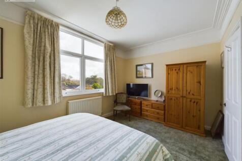 Bedroom 2 ii.jpg