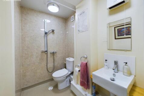 Ground Floor Wet Room.jpg
