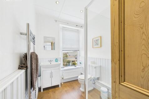 Second floor shower room.jpg
