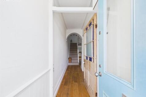 Entrance hall.jpg