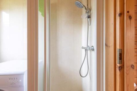 Shower in main bathroom.jpeg
