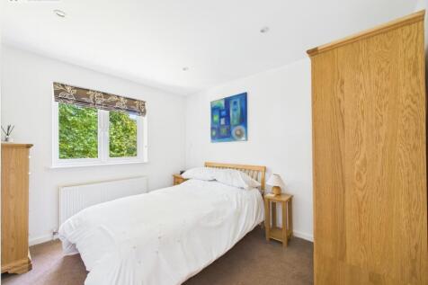 Bedroom 4.jpg