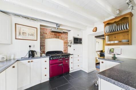 Kitchen .3.jpg