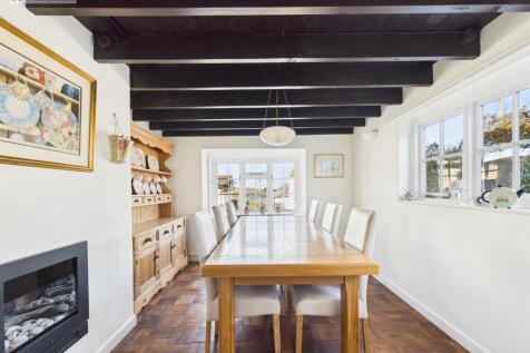 Dining Room .1.jpg
