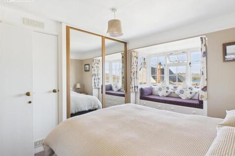 Bedroom 3 .2.jpg
