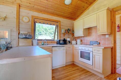 Kitchen .1.jpg
