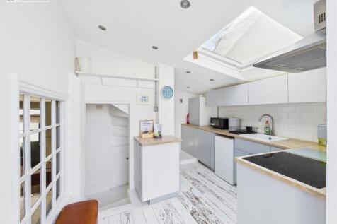 Kitchen iii.jpg