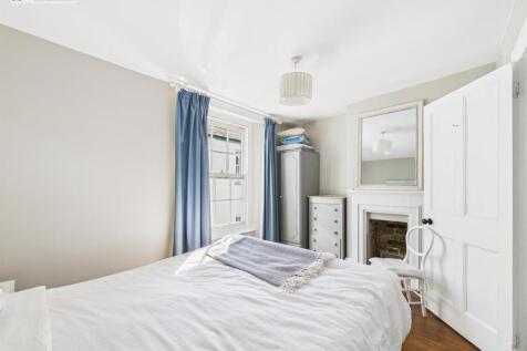 Bedroom 1 ii.jpg