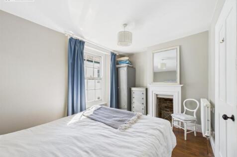 Bedroom 1 iii.jpg